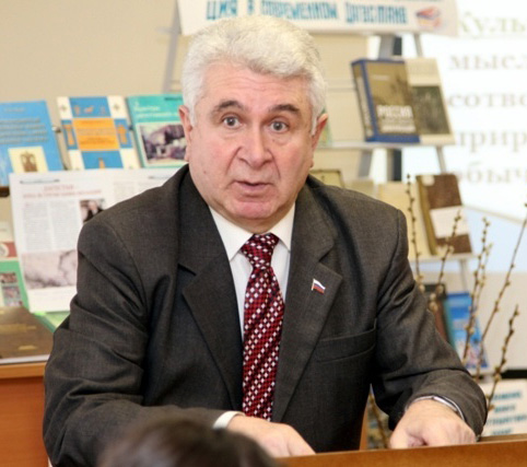 Мустафа Билалов, профессор.